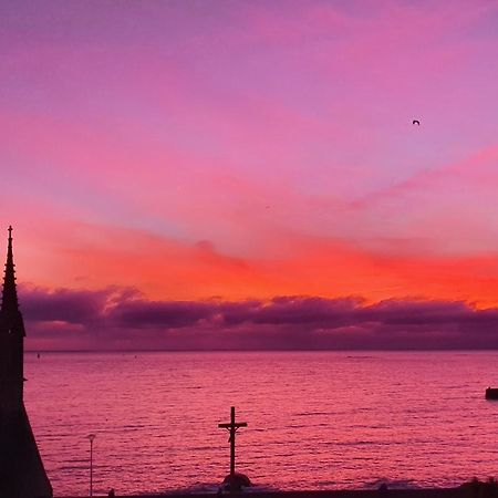 Le Phare De La Croix Pleine Vue Mer Centre Ville 孔卡尔诺 外观 照片